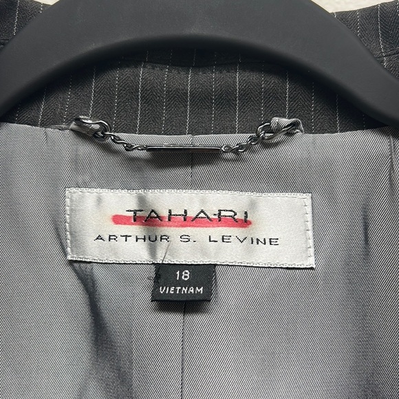 Tahari Arthur S. Levine | Striped Suit Jacket Grey “Howard” Size 18 - Picture 6 of 10